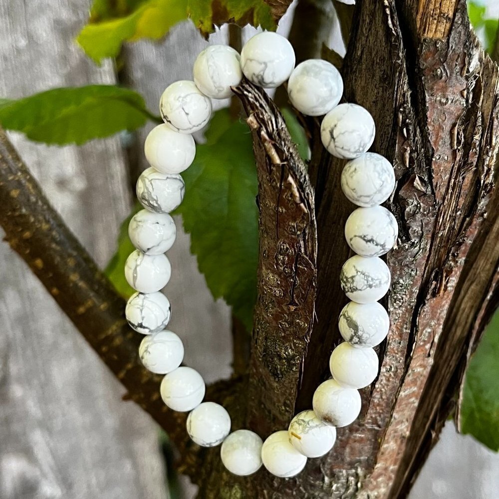Howlite Crystal Gemstone Bracelet Handmade 7in